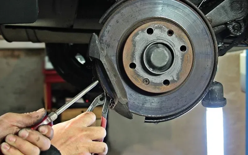 صدای لنت ترمز عقب
